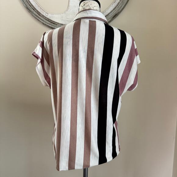 Exclusive One Women’s Button Front Striped Blouse Tie Hem Short Sleeve Top SizeS - Picture 3 of 5